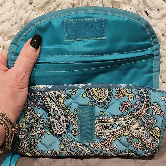 Modella Blue and Green Travel Jeweley Bag with Quilted Design - Picture 13 of 16